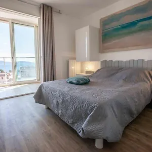 Tres Beau T2 Climatise Refait A Neuf, Vue Panoramique Exceptionnelle A 120m A Pied De La , La Ciotat Frankreich