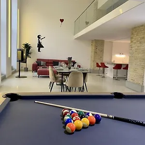 Loft With Pool Table, Kitchen Island & Gallery , Berlin Deutschland